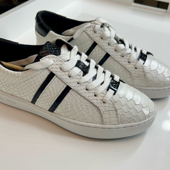 Michael Kors Snake Printed White and Black Sneaker - Picture 5 of 10